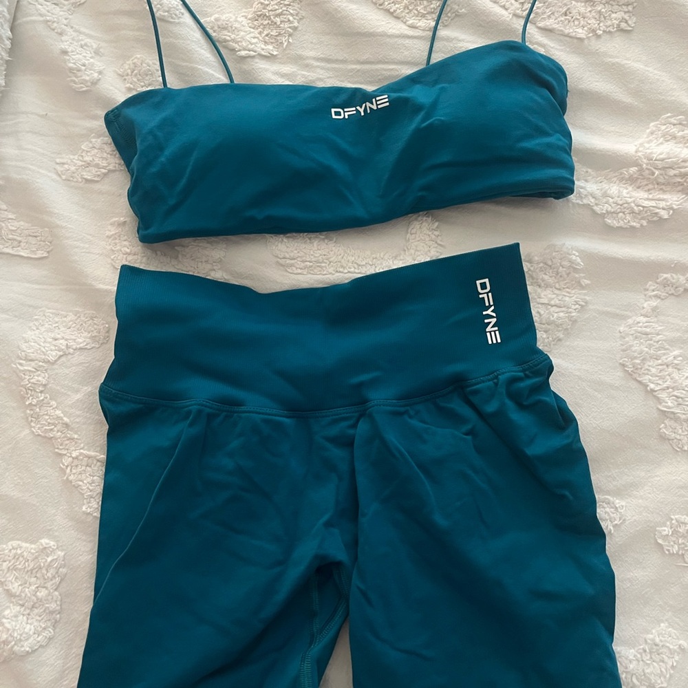 DFYNE Women's size XS shorts & S top DEFY collection